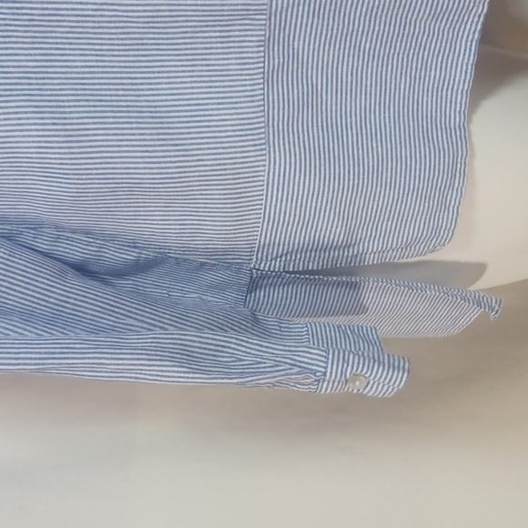 TAHARI WOMENS TOP SIZE L IN A LOVELY BLUE AND WHITE STRIPED 💙 - Picture 2 of 7